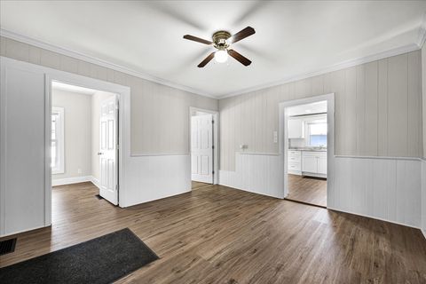 Tiny photo for 1406 W Walnut Street, Bloomington, IL 61701 (MLS # 12507017)