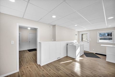 Tiny photo for 1406 W Walnut Street, Bloomington, IL 61701 (MLS # 12507017)