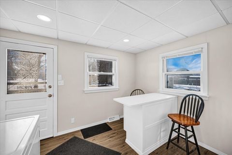 Tiny photo for 1406 W Walnut Street, Bloomington, IL 61701 (MLS # 12507017)