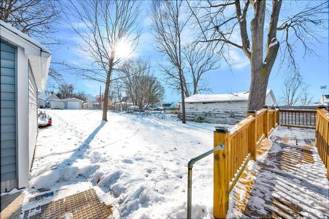 Tiny photo for 1406 W Walnut Street, Bloomington, IL 61701 (MLS # 12507017)