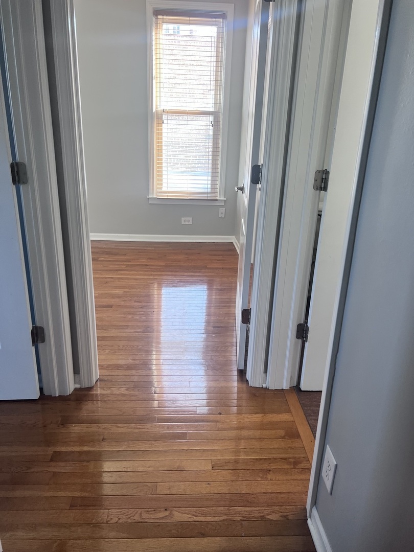 20 W Hinsdale Avenue 1