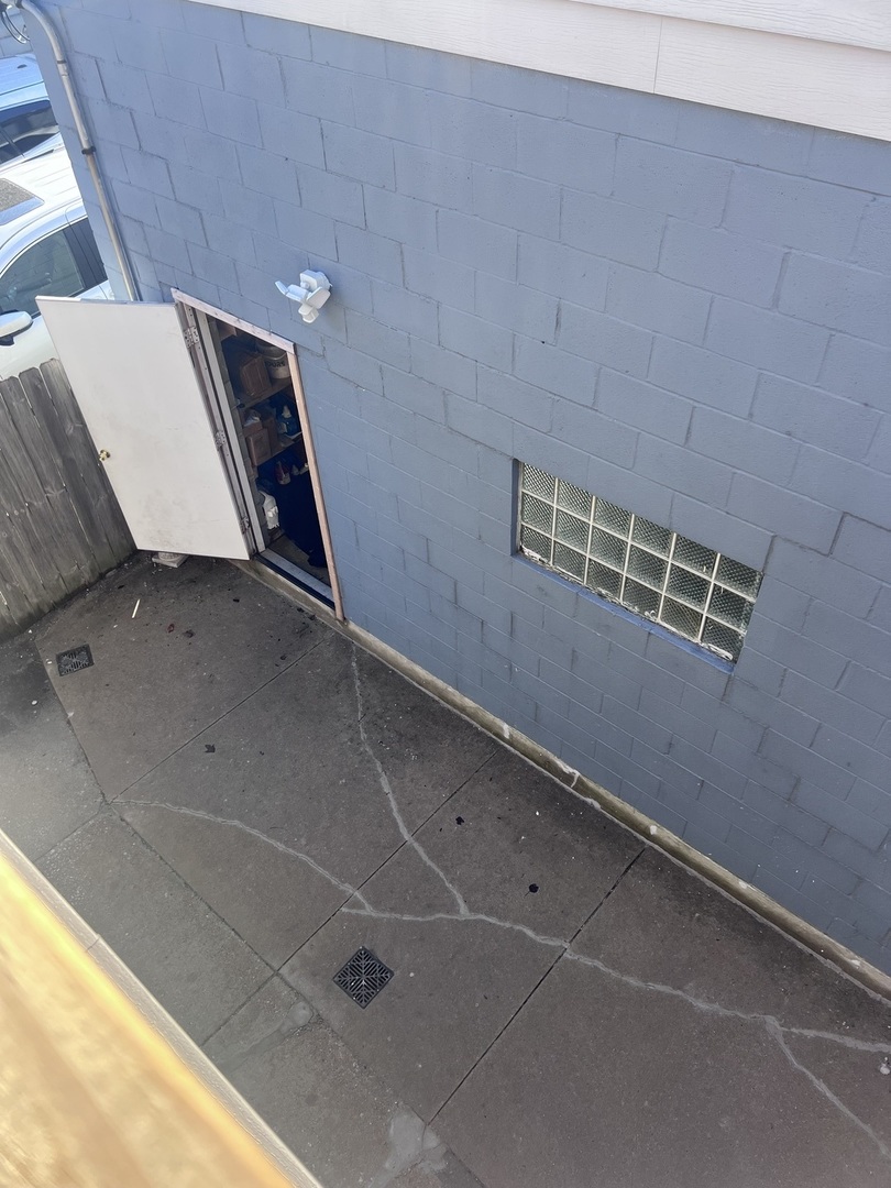 20 W Hinsdale Avenue 1