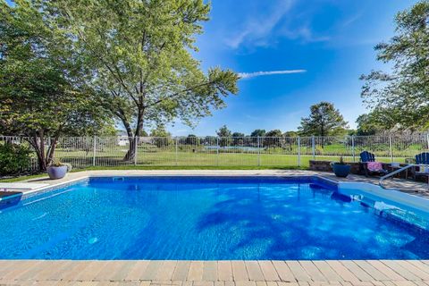 Tiny photo for Hoffman Estates, IL 60192 (MLS # 12618142)