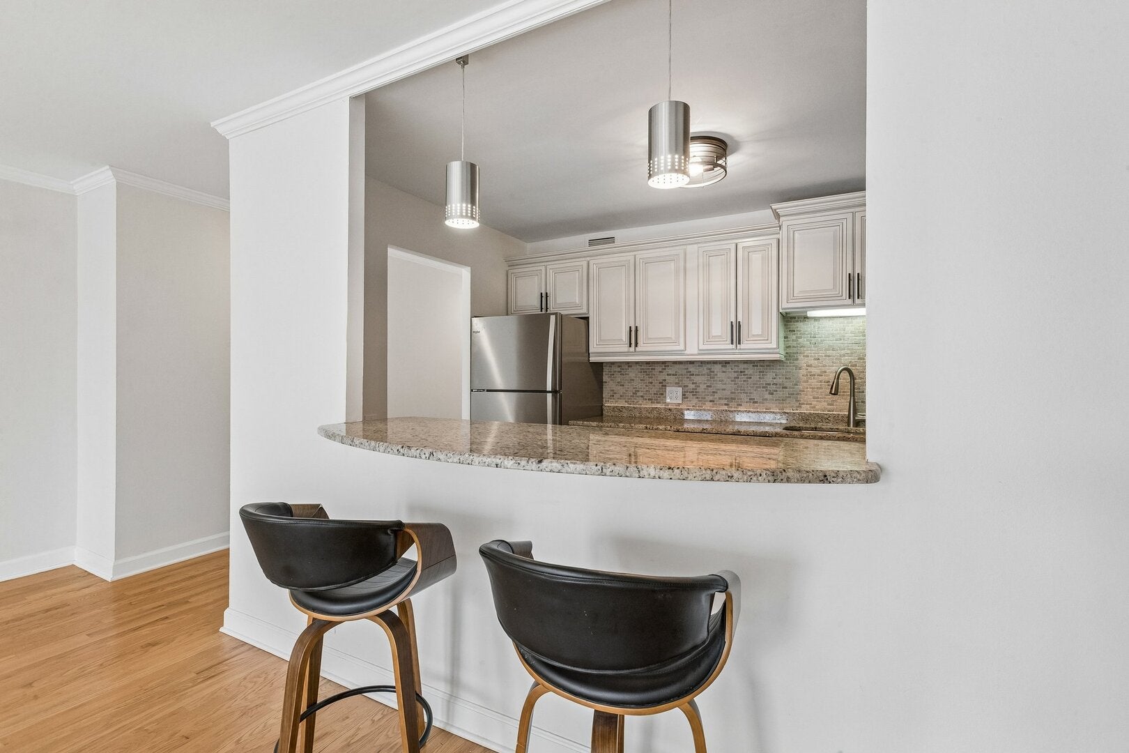 260 E CHESTNUT Street 2505