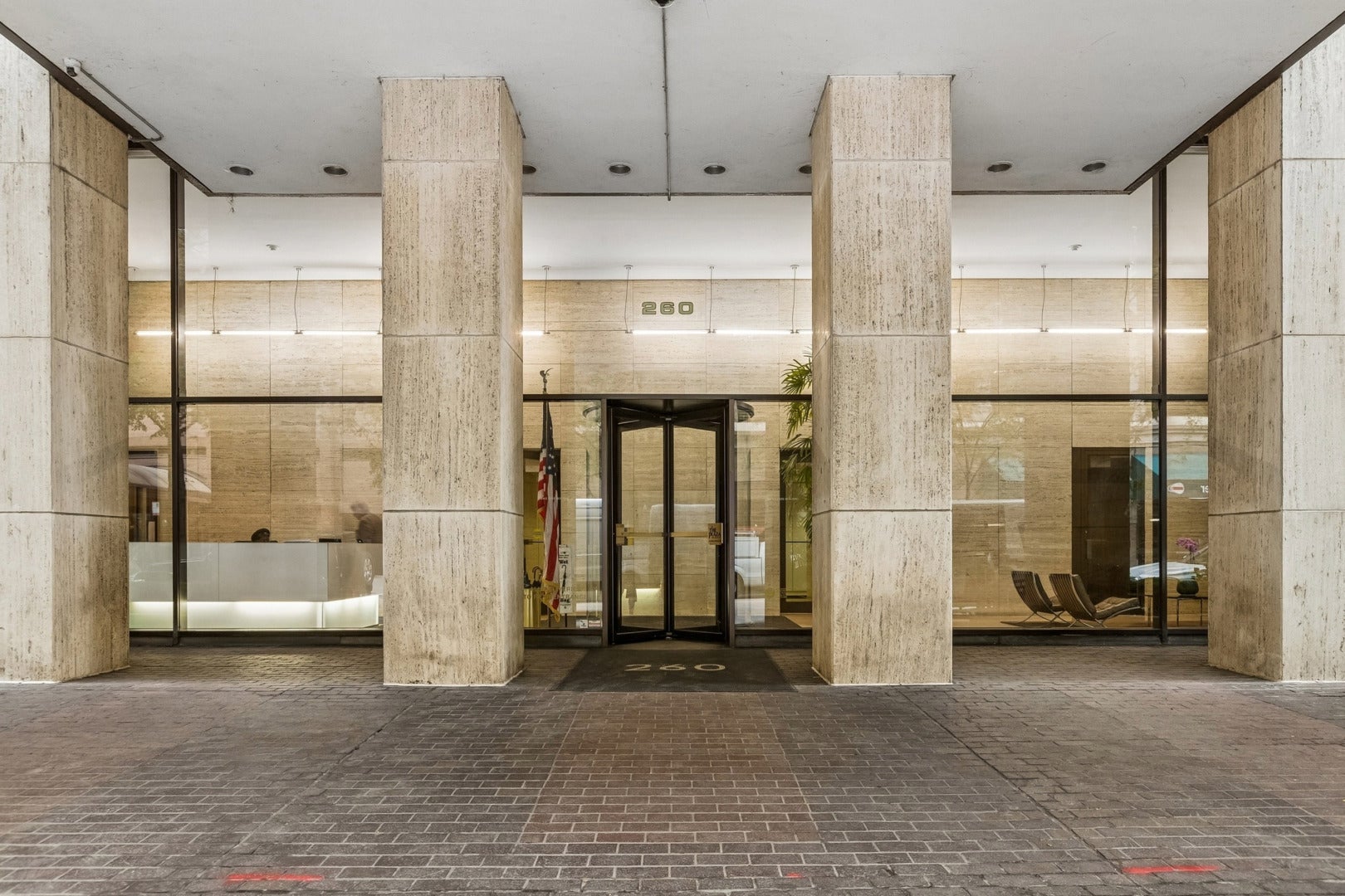 260 E CHESTNUT Street 2505