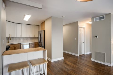 Tiny photo for 6033 N Sheridan Road #18K, Chicago, IL 60660 (MLS # 12512641)