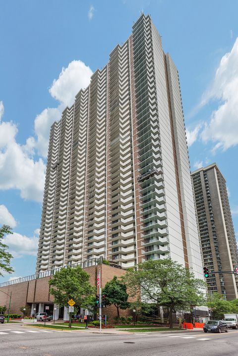 Photo of 6033 N Sheridan Road #18K, Chicago, IL 60660 (MLS # 12512641)