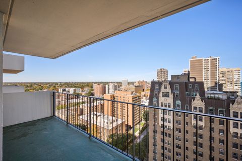 Tiny photo for 6033 N Sheridan Road #18K, Chicago, IL 60660 (MLS # 12512641)