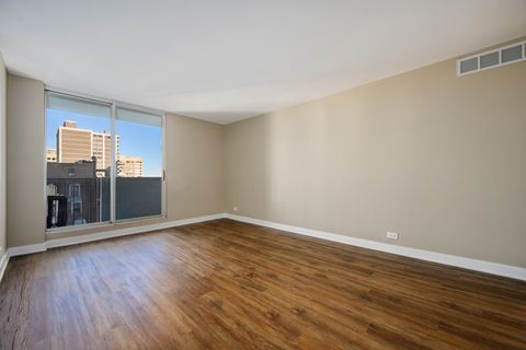 Tiny photo for 6033 N Sheridan Road #18K, Chicago, IL 60660 (MLS # 12512641)