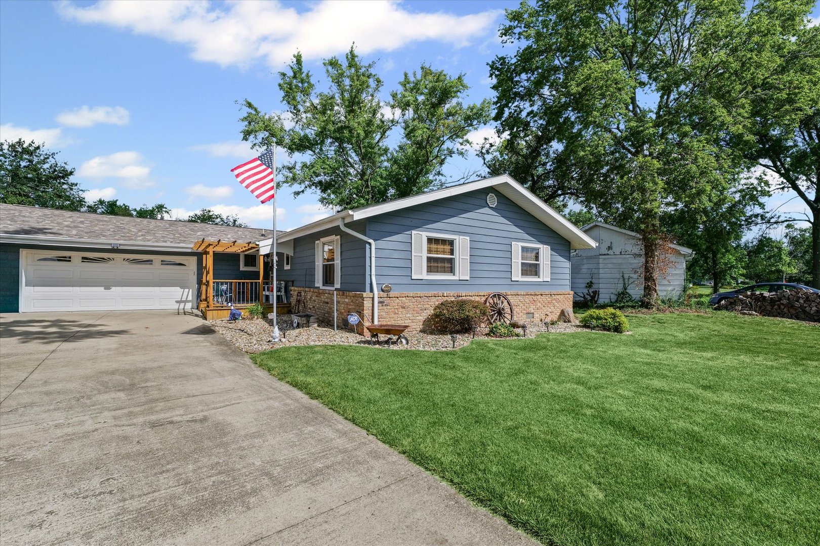 3203 Greenwood Drive