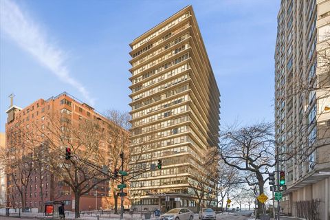 Tiny photo for 5801 N Sheridan Road #2B, Chicago, IL 60660 (MLS # 12529119)