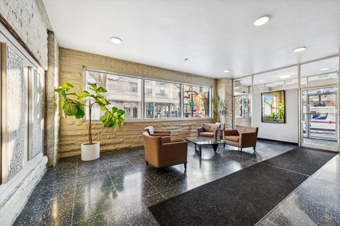 Tiny photo for 5801 N Sheridan Road #2B, Chicago, IL 60660 (MLS # 12529119)