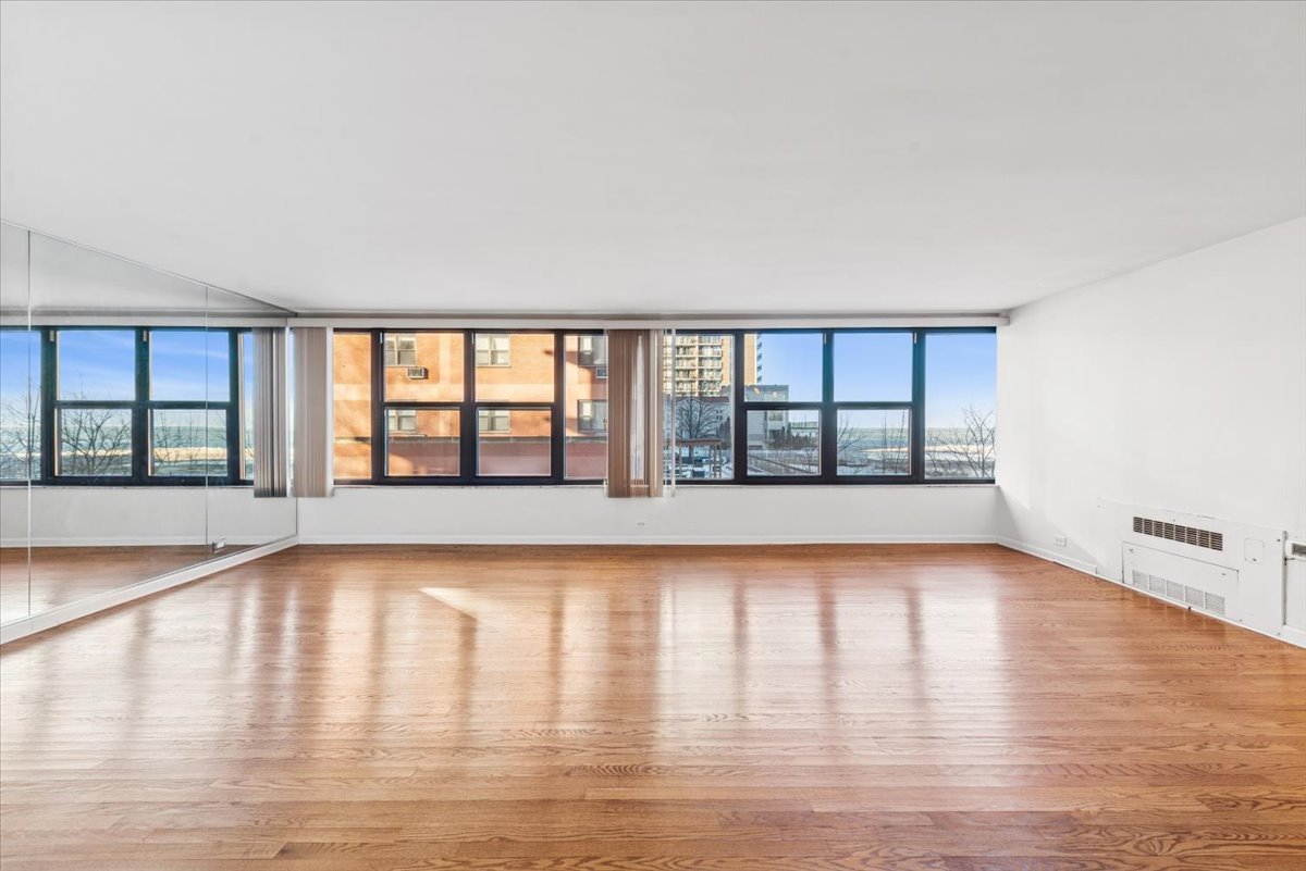 5801 N Sheridan Road 2B