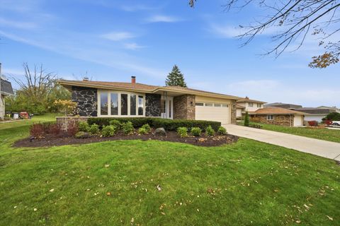 Photo of 7725 Sawyer Road, Darien, IL 60561 (MLS # 12519753)