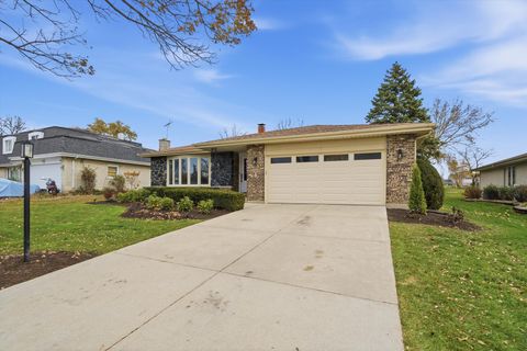 Tiny photo for 7725 Sawyer Road, Darien, IL 60561 (MLS # 12519753)