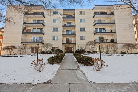 Photo of 820 Oakton Street #2C, Evanston, IL 60202 (MLS # 12552701)