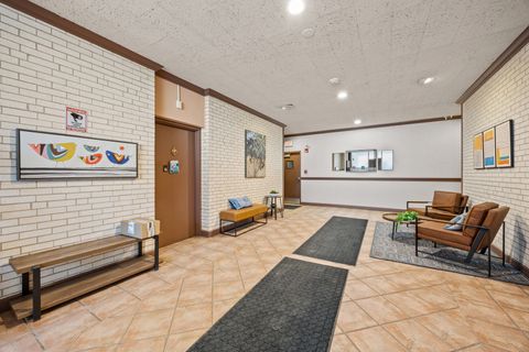 Tiny photo for 820 Oakton Street #2C, Evanston, IL 60202 (MLS # 12552701)