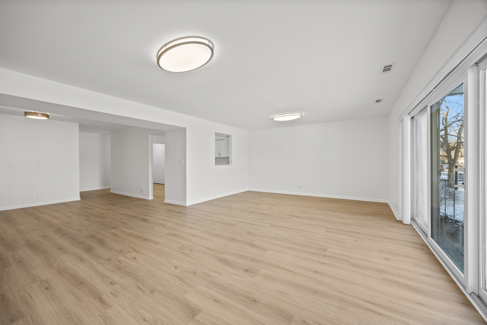 820 Oakton Street 2C