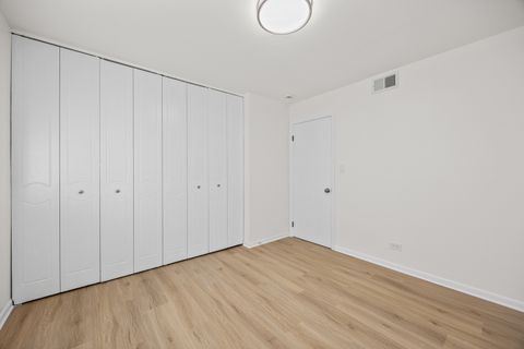 Tiny photo for 820 Oakton Street #2C, Evanston, IL 60202 (MLS # 12552701)