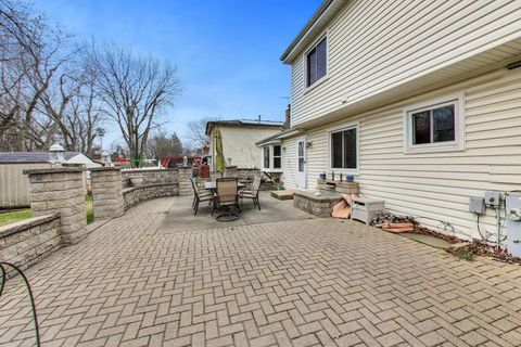 Tiny photo for 1021 Warwick Circle S, Hoffman Estates, IL 60169 (MLS # 12609080)