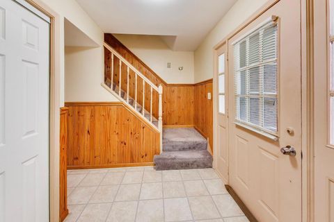 Tiny photo for 1021 Warwick Circle S, Hoffman Estates, IL 60169 (MLS # 12609080)