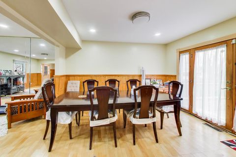 Tiny photo for 1021 Warwick Circle S, Hoffman Estates, IL 60169 (MLS # 12609080)