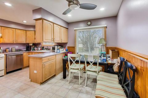 Tiny photo for 1021 Warwick Circle S, Hoffman Estates, IL 60169 (MLS # 12609080)