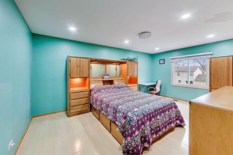 Tiny photo for 1021 Warwick Circle S, Hoffman Estates, IL 60169 (MLS # 12609080)