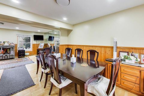 Tiny photo for 1021 Warwick Circle S, Hoffman Estates, IL 60169 (MLS # 12609080)