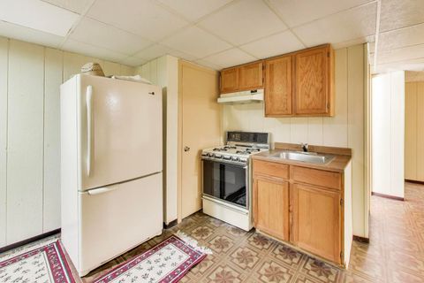 Tiny photo for 1021 Warwick Circle S, Hoffman Estates, IL 60169 (MLS # 12609080)