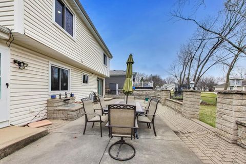 Tiny photo for 1021 Warwick Circle S, Hoffman Estates, IL 60169 (MLS # 12609080)