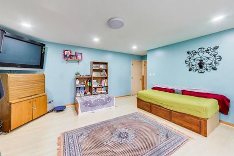 Tiny photo for 1021 Warwick Circle S, Hoffman Estates, IL 60169 (MLS # 12609080)