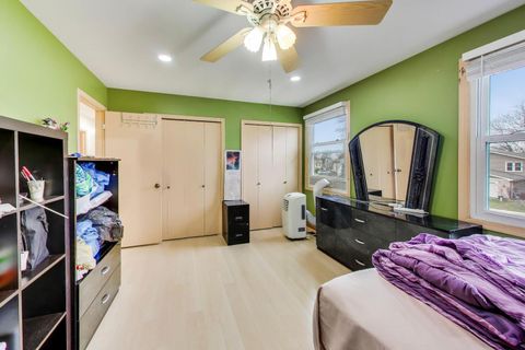 Tiny photo for 1021 Warwick Circle S, Hoffman Estates, IL 60169 (MLS # 12609080)