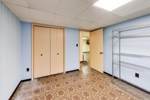 Tiny photo for 1021 Warwick Circle S, Hoffman Estates, IL 60169 (MLS # 12609080)