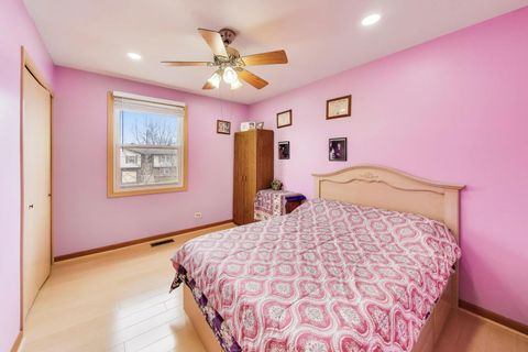 Tiny photo for 1021 Warwick Circle S, Hoffman Estates, IL 60169 (MLS # 12609080)