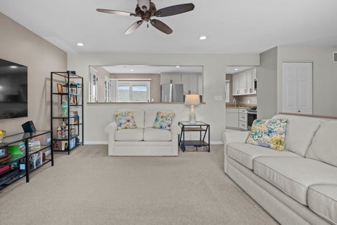 Tiny photo for 163 Bourne Lane, Bloomingdale, IL 60108 (MLS # 12775293)