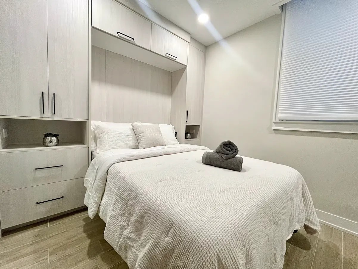 227 E Walton Place 1W