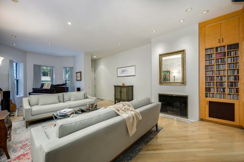 Tiny photo for 2729 N Hampden Court, Chicago, IL 60614 (MLS # 12510731)