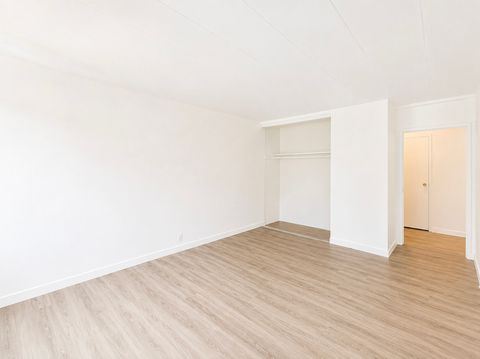 Tiny photo for 1139 Leavitt Avenue #212, Flossmoor, IL 60422 (MLS # 12648421)