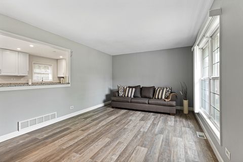 Tiny photo for 7170 East Avenue, Hanover Park, IL 60133 (MLS # 12481391)