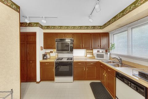 Tiny photo for 308 Pacific Drive, Bolingbrook, IL 60440 (MLS # 12485371)