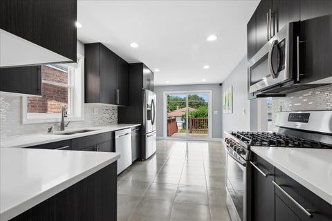 Tiny photo for 2924 W Jerome Street, Chicago, IL 60645 (MLS # 12706840)