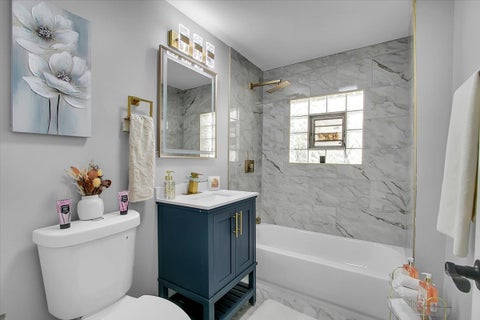 Tiny photo for 11412 S King Drive, Chicago, IL 60628 (MLS # 12687194)