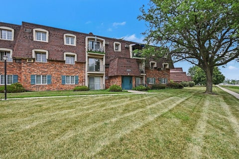 Tiny photo for 17975 Amherst Court #203, Country Club Hills, IL 60478 (MLS # 12758292)
