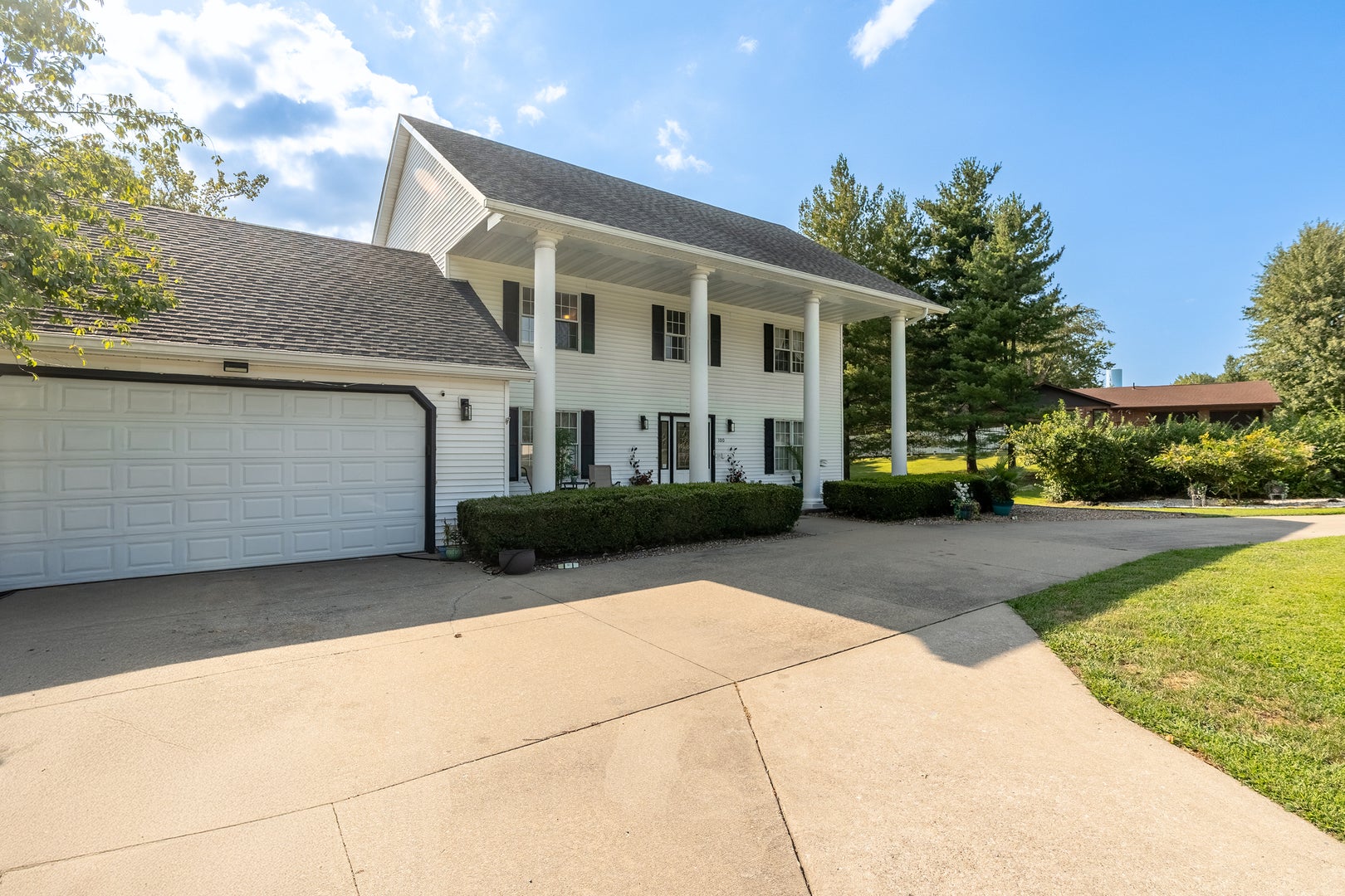 100 Oakview Road