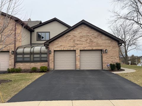 Photo of 1800 Monterey Court, Hoffman Estates, IL 60169 (MLS # 12593653)