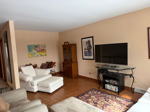 Tiny photo for 1800 Monterey Court, Hoffman Estates, IL 60169 (MLS # 12593653)