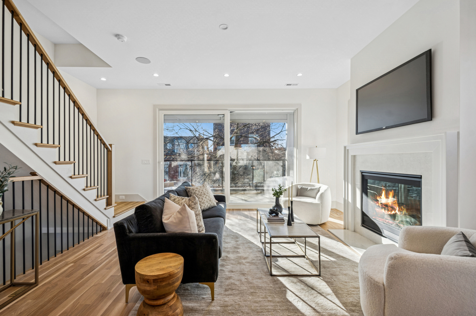 2246 W Lyndale Street 2