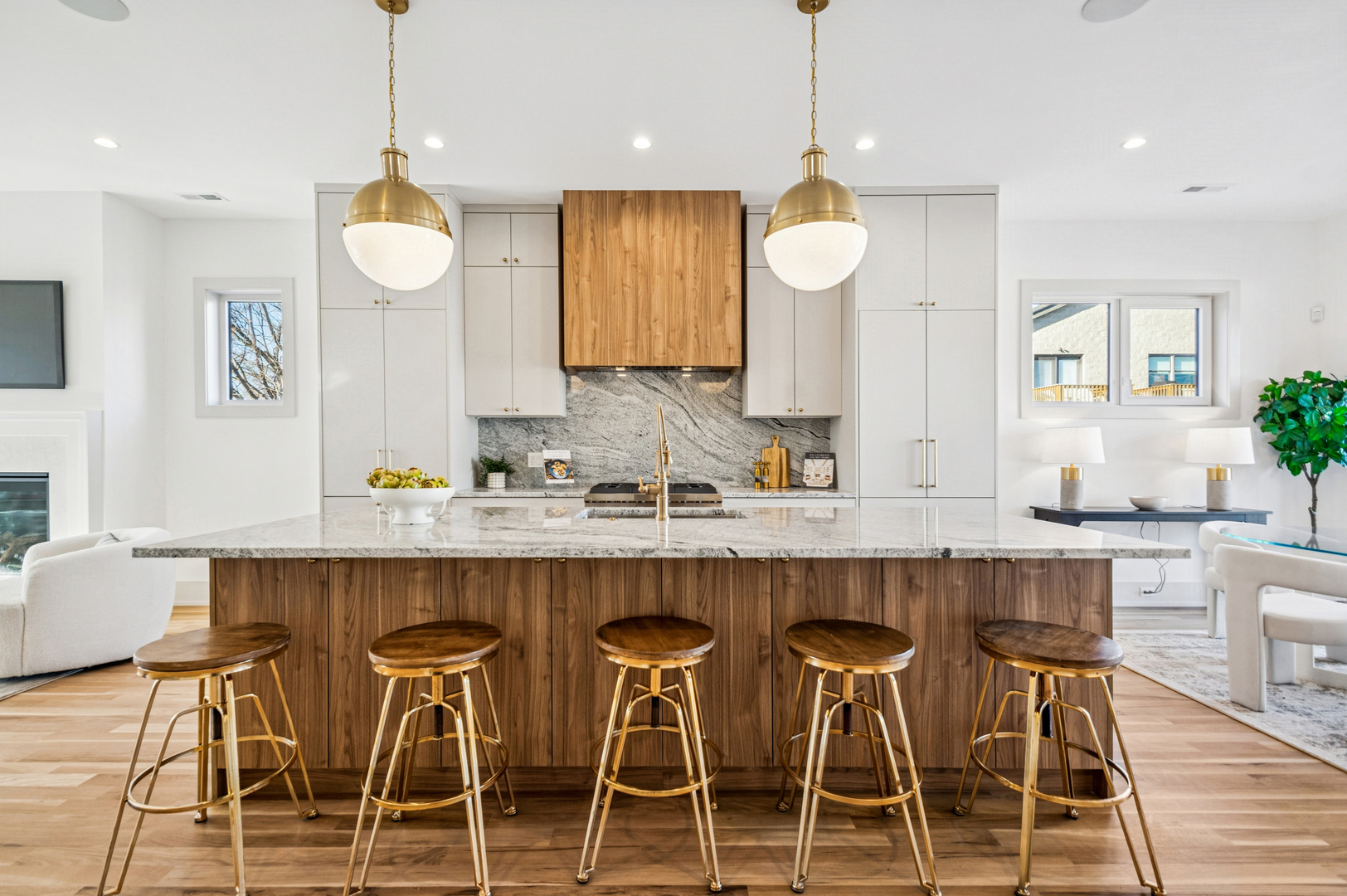 2246 W Lyndale Street 2