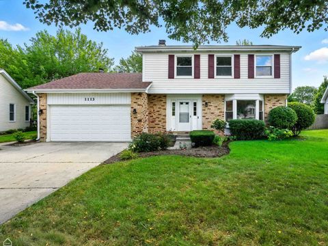 Photo of 1113 Lockwood Drive, Buffalo Grove, IL 60089 (MLS # 12439225)